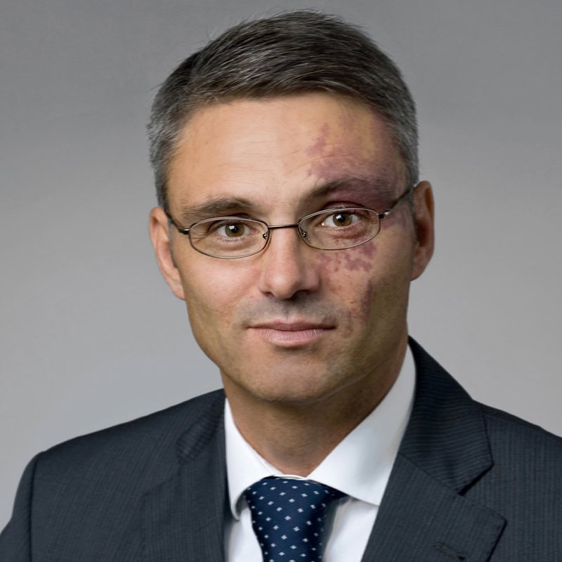 Portrait von Oliver Enders, Leiter der kaufmännischen Verwaltung der Gemeinnützigen Hertie-Stiftung
